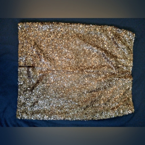 GORGEOUS Gold Sequin Pencil Skirt - Picture 2 of 3